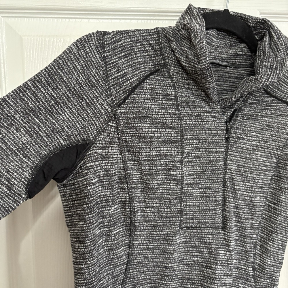 Lululemon Think Fast Dark Gray Sweater Pullover Zip Size 2 / XS Quarter Zip - Picture 3 of 7